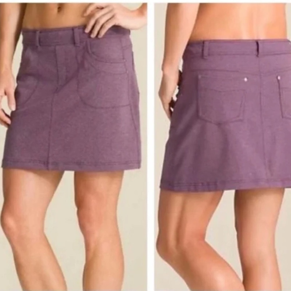 Athleta Bettona Burgundy Wash Skirt with Mesh Short Lining Size XXS NWOT